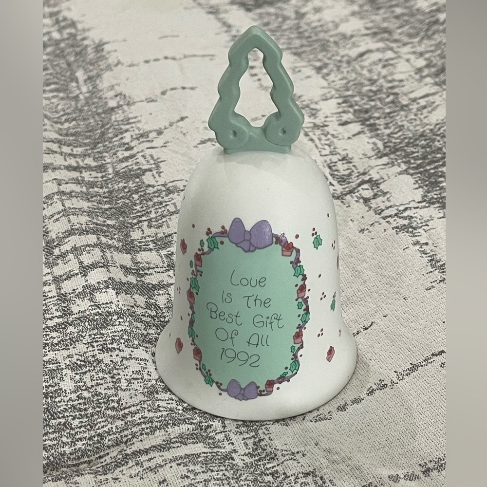 Precious Moments “Love is the Best Gift of All 1992”‎ Christmas Bell